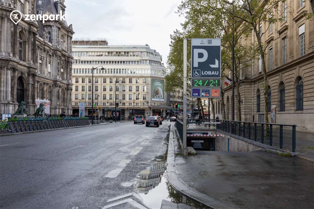 Paris - Hôtel de Ville - Rue de Rivoli - Parking réservable en ligne - Paris