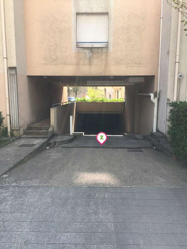 Grenoble - Quai de la Graille - Élie Vernet - Parking réservable en ligne - Grenoble
