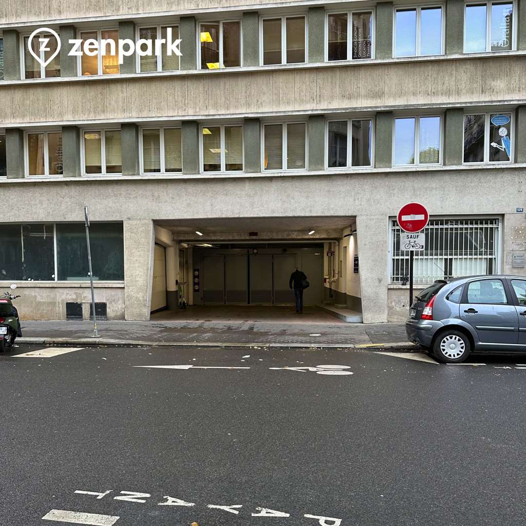 Vignette parking Paris - Invalides - Rue de l'Université