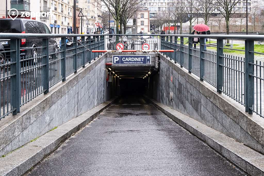 Paris - Pont Cardinet - Batignolles - Parking réservable en ligne - Paris