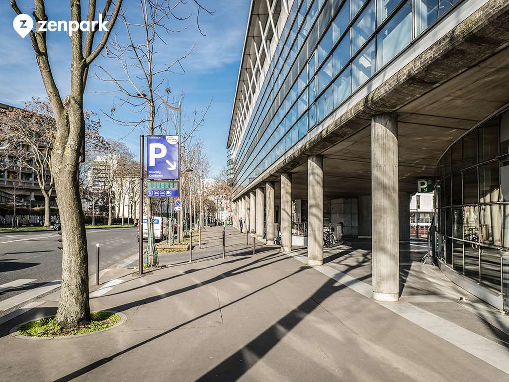 Paris - Stade Charléty - SAEMES - Parking réservable en ligne - Paris