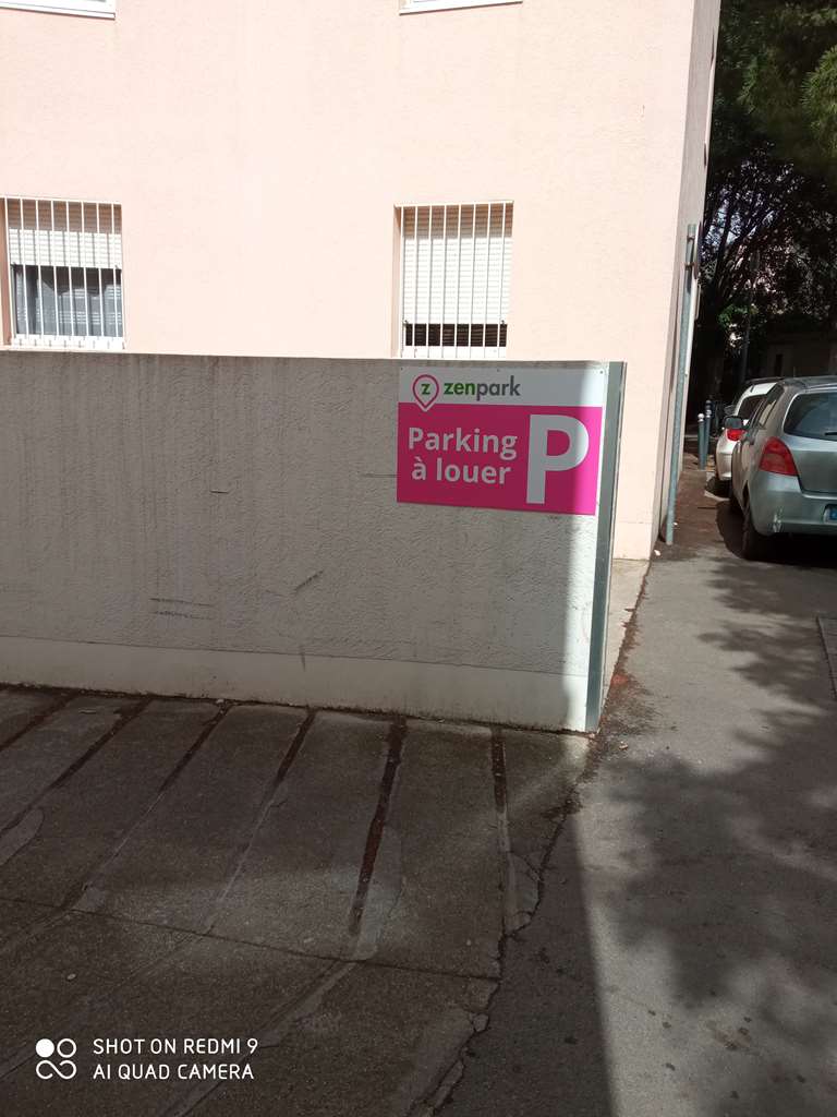 Montpellier - Caf de l'Hérault - Allée Pierre Lescot - Parking réservable en ligne - Montpellier