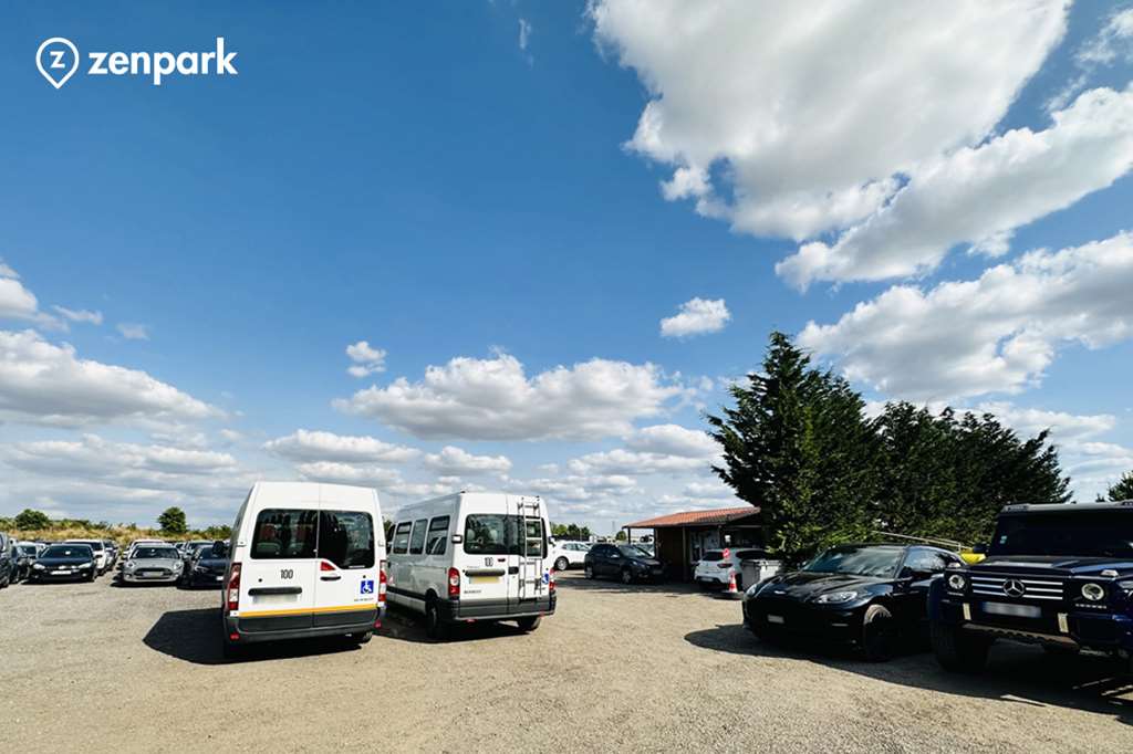 Paris - Aéroport Roissy - groupe Park Airport - Parking réservable en ligne - Louvres