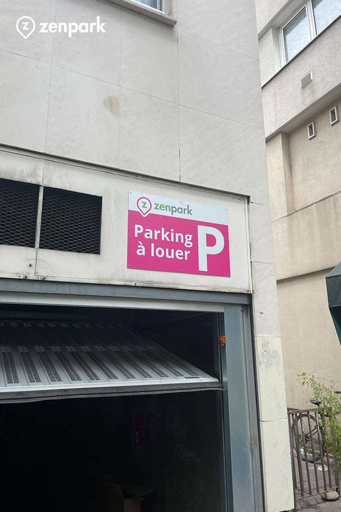Clichy - Gare de Saint-Ouen - Bd Victor Hugo - Parking réservable en ligne - Clichy