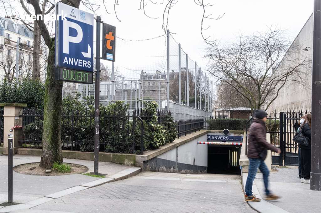 Paris - Montmartre - Anvers - Parking réservable en ligne - Paris