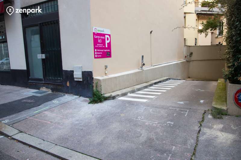 Lyon - Bourse du Travail - Citadines - Parking réservable en ligne - Lyon